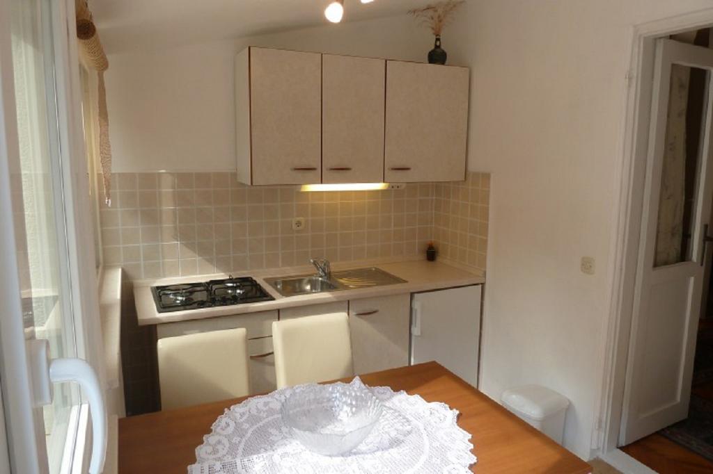 Apartments Indira Lovište Rom bilde