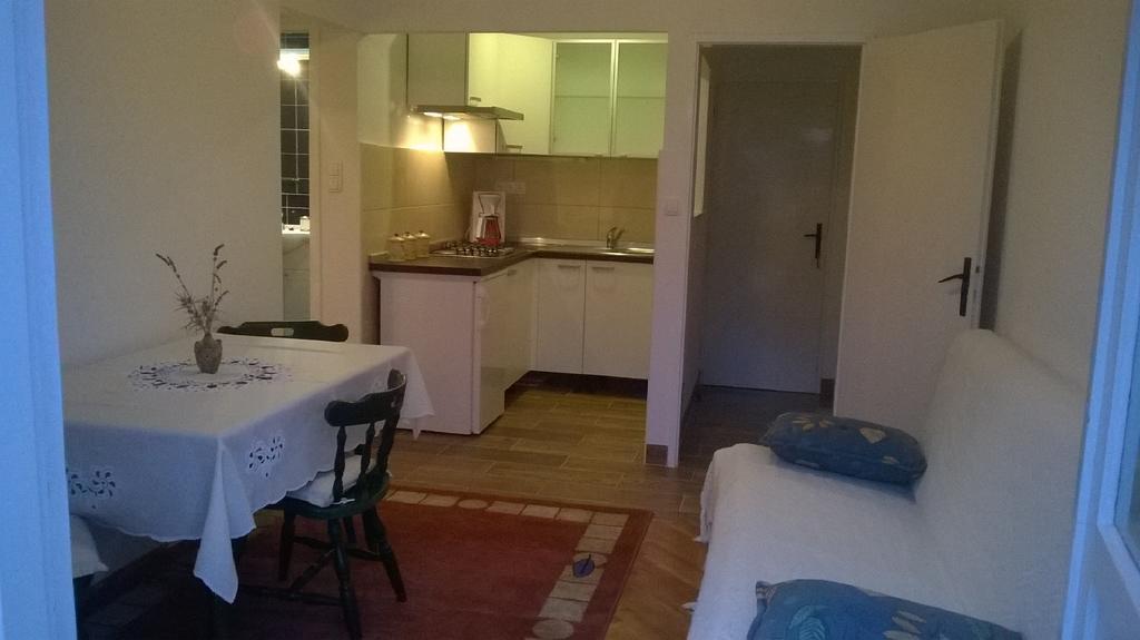 Apartments Indira Lovište Rom bilde