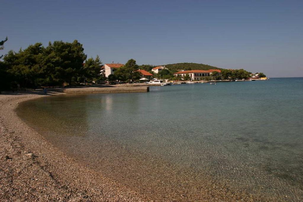 Apartments Indira Lovište Rom bilde